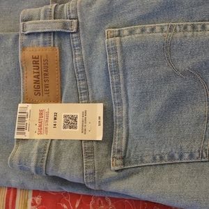 Signature Levi Strauss Jeans